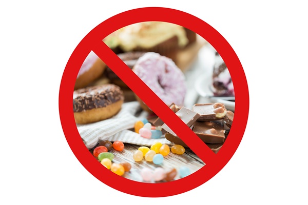 Alimentos prohibidos para los divertículos - Imagen con diferentes alimentos altos en azúcares, los cuales no se recomiendan consumir durante los episodios de diverticulitis