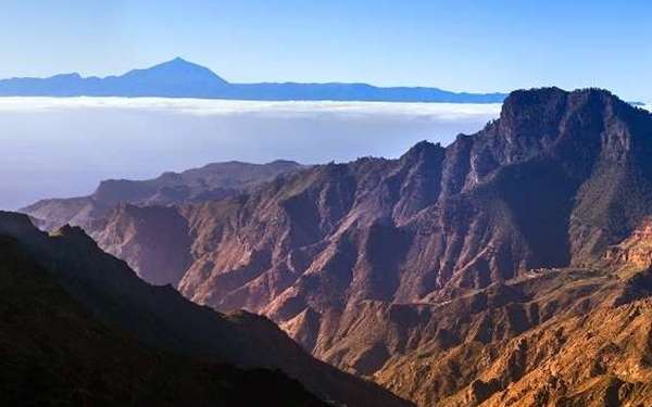 Clínicas de injerto capilar en Las Palmas - Paisaje de las montañas en Las Palmas de Gran Canaria