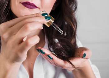 vitaminas y aceites naturales para el pelo