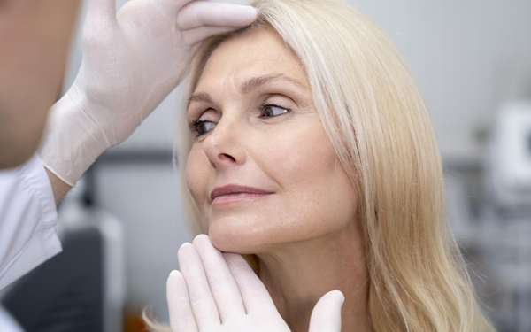 Clínicas de implantes faciales en Madrid