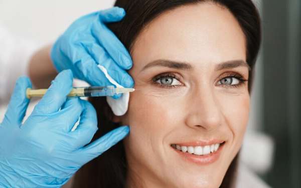 Clínicas de revitalización facial con ácido hialurónico en España